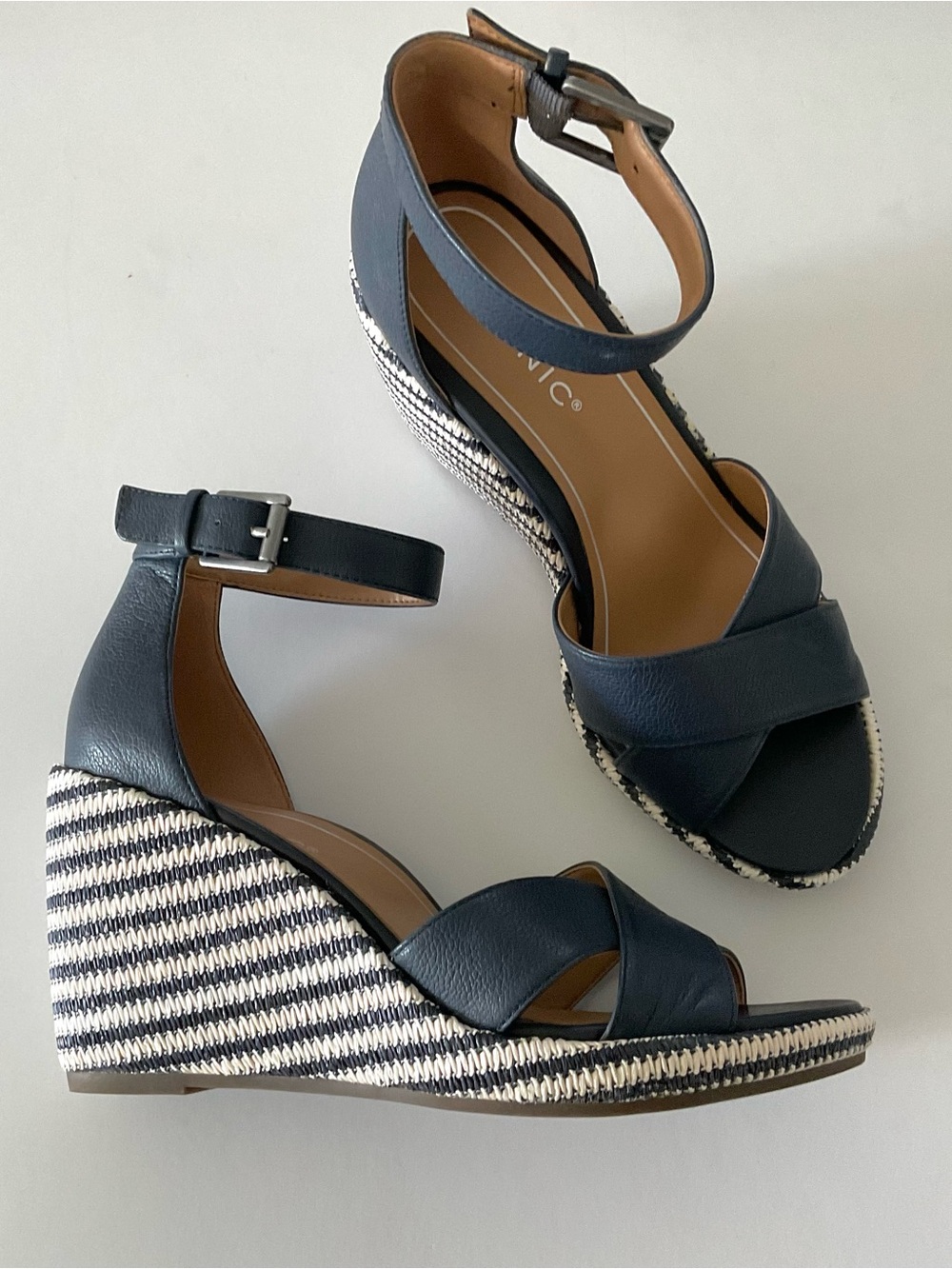 VIONIC Marina Wedge Sandal in Blue & White Size 8 LIKE NEW